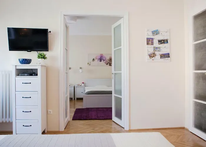 Apartment Synagogue View *