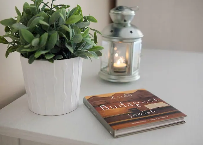 Synagogue View * Budapest