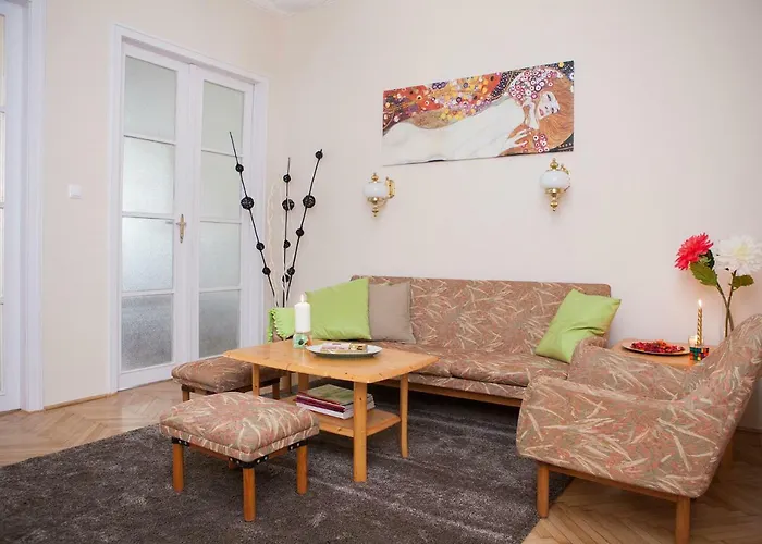 Apartment Synagogue View