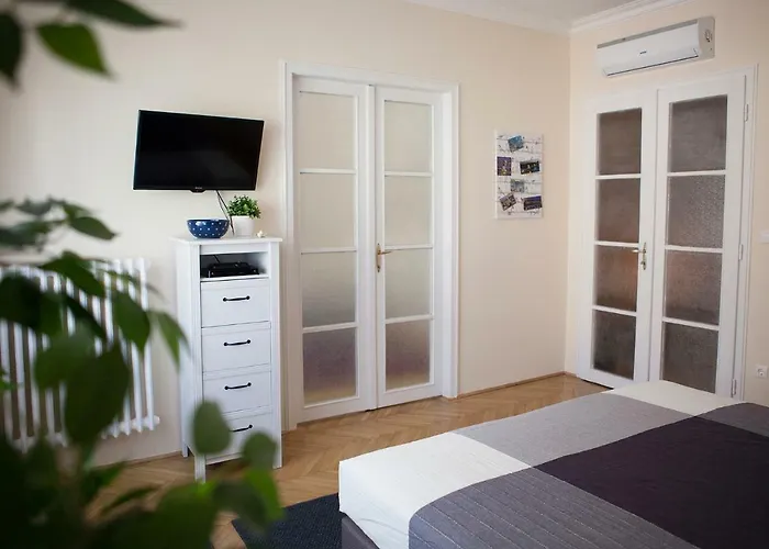 Апартаменты Synagogue View *