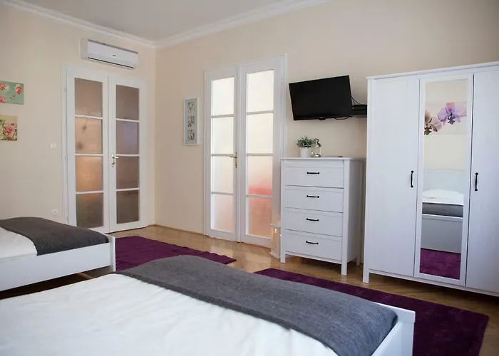 Апартаменты Synagogue View *