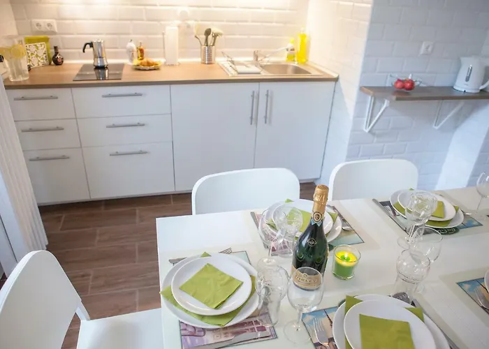 Synagogue View Апартаменты