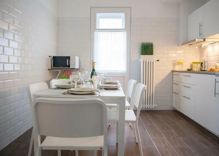 Апартаменты Synagogue View