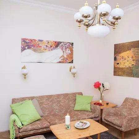 Synagogue View Apartment