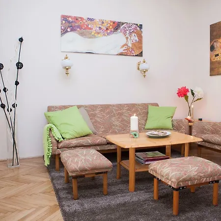 Synagogue View Apartment