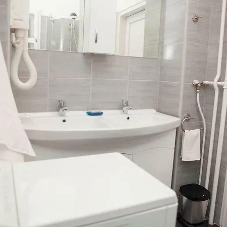 Synagogue View Apartment